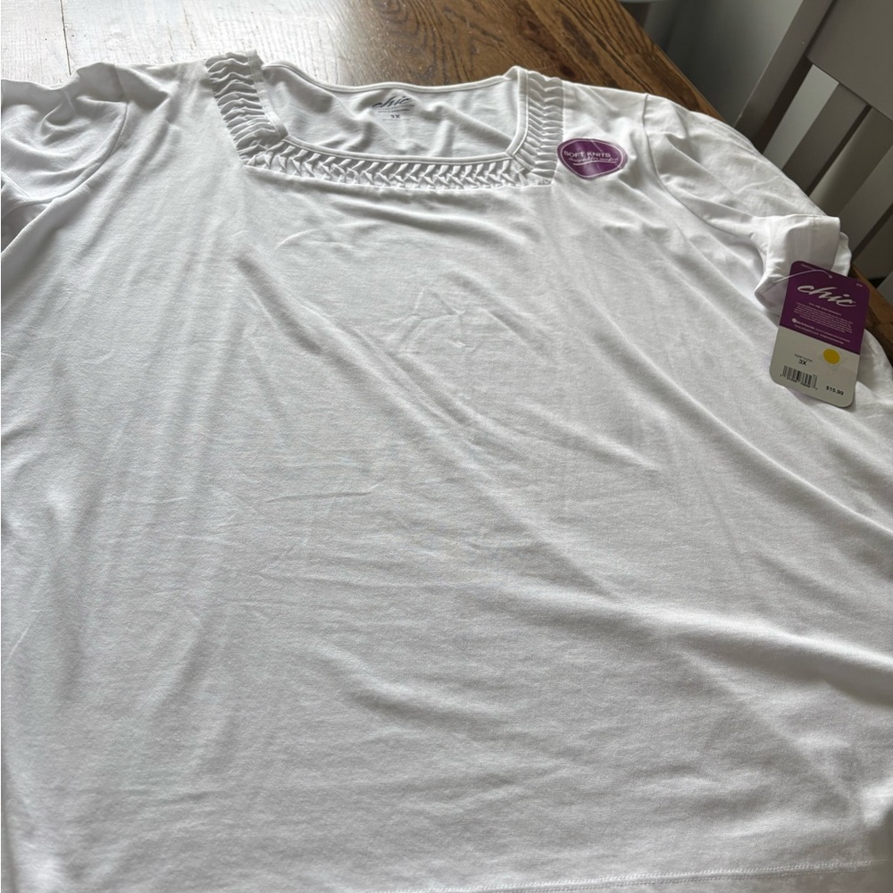 Chic White Short Sleeve Tee